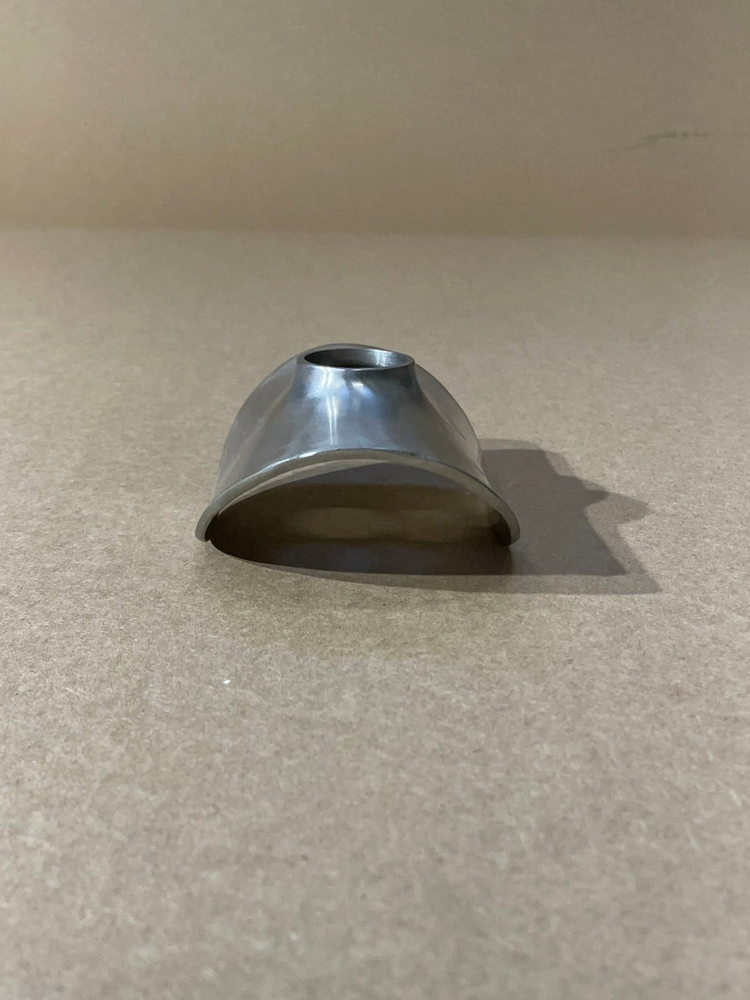 Sadel i rostfritt syrafast stål (1.4404) / Huvudrör Ø84mm- Avstick Ø30mm